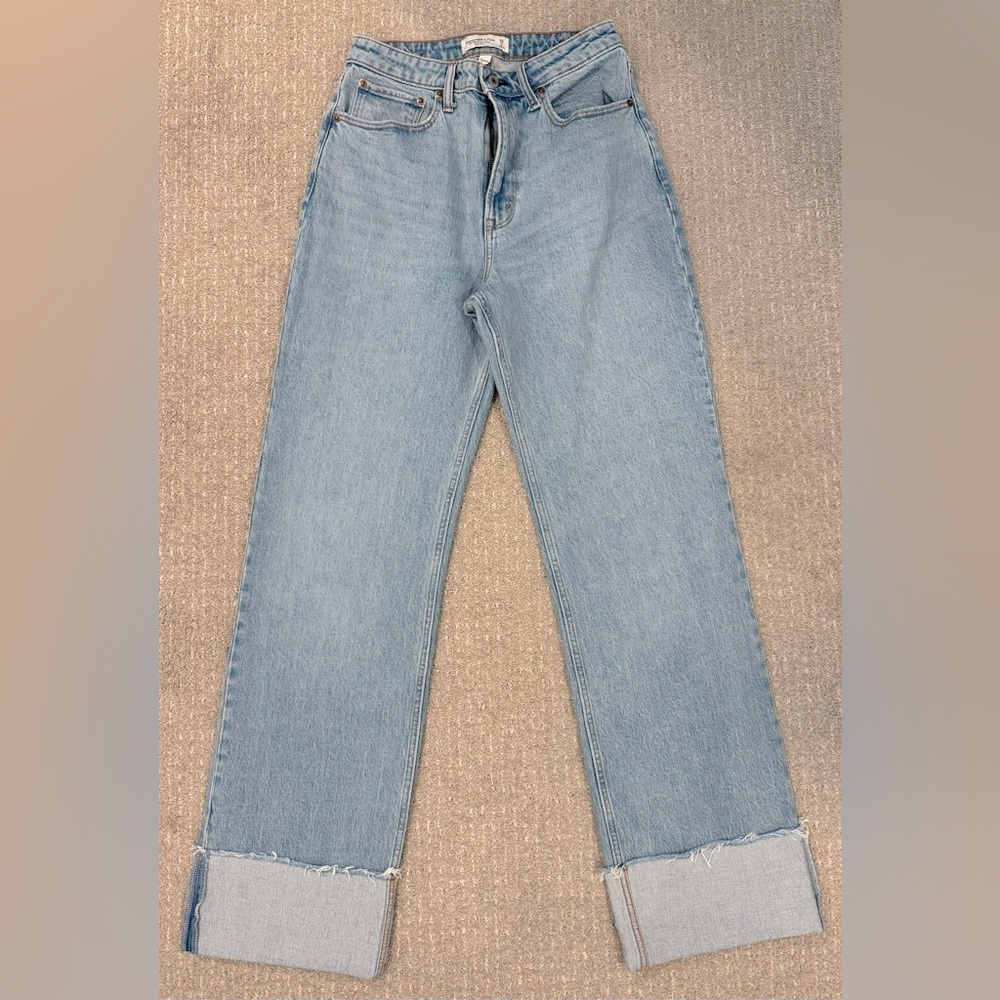 Abercrombie & Fitch Curve Love 90’s Relaxed High Rise Jeans Cuffed Hem